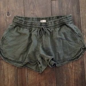 Hollister army green shorts